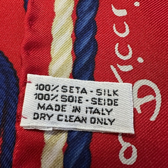 Vintage Nina Ricci Red Scarf with Blue and Cream Patterns 100% silk - Picture 7 of 8